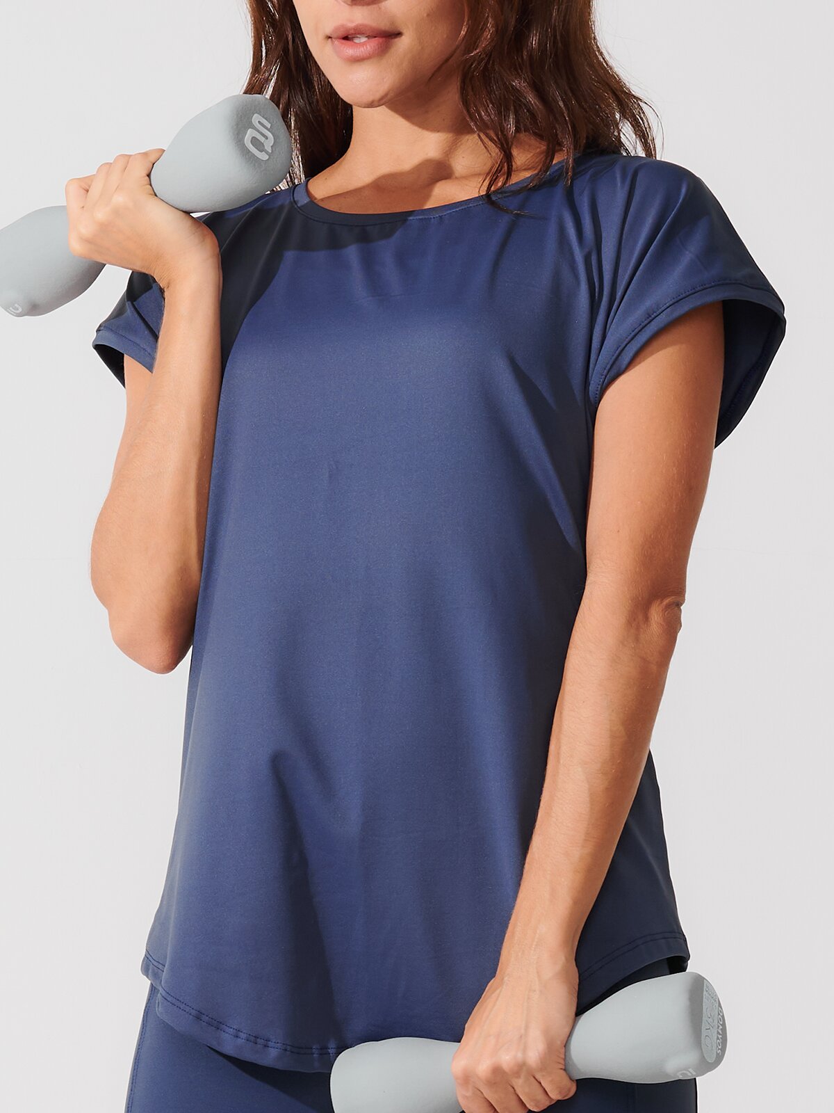 T-Shirt Essencial Alongada Azul Marinho