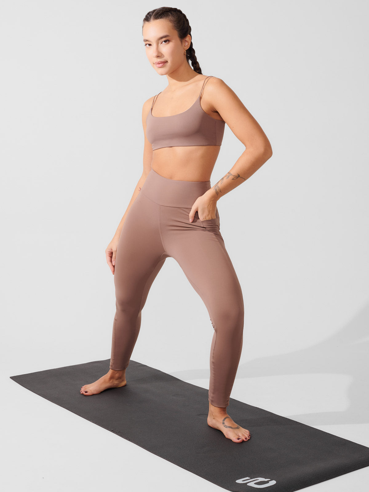 Conjunto Calça Legging de Compressão Marrom Cacau + Top Alça Dupla Marrom Cacau