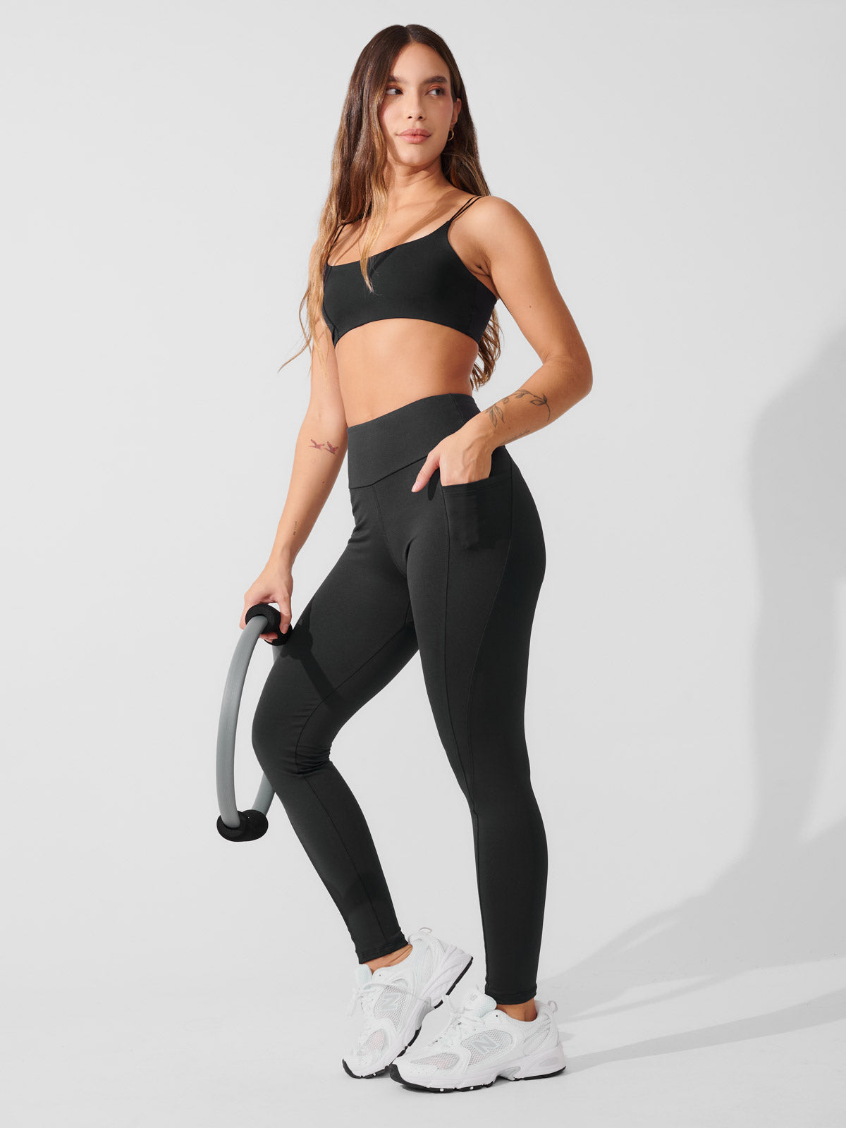 Conjunto Calça Legging de Compressão Preto + Top Alça Dupla Preto