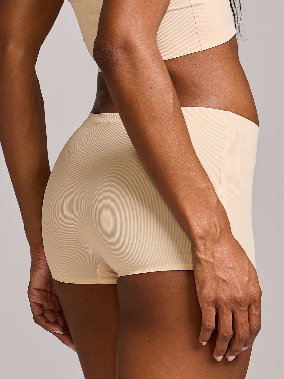 Calcinha Boyshort Boxer Poliamida Canelada Sem Costura Segunda Pele Bege