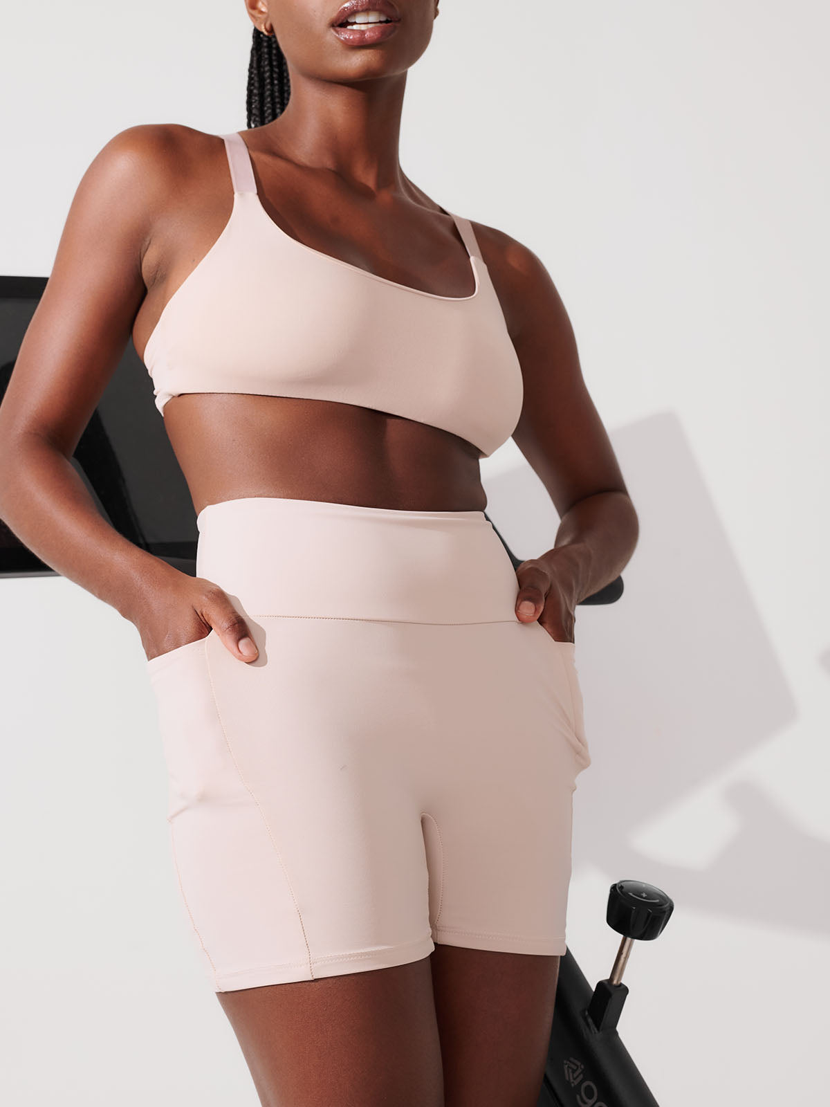 Conjunto Bermuda de Compressão Bege + Top Fitness Média Compressão Bege