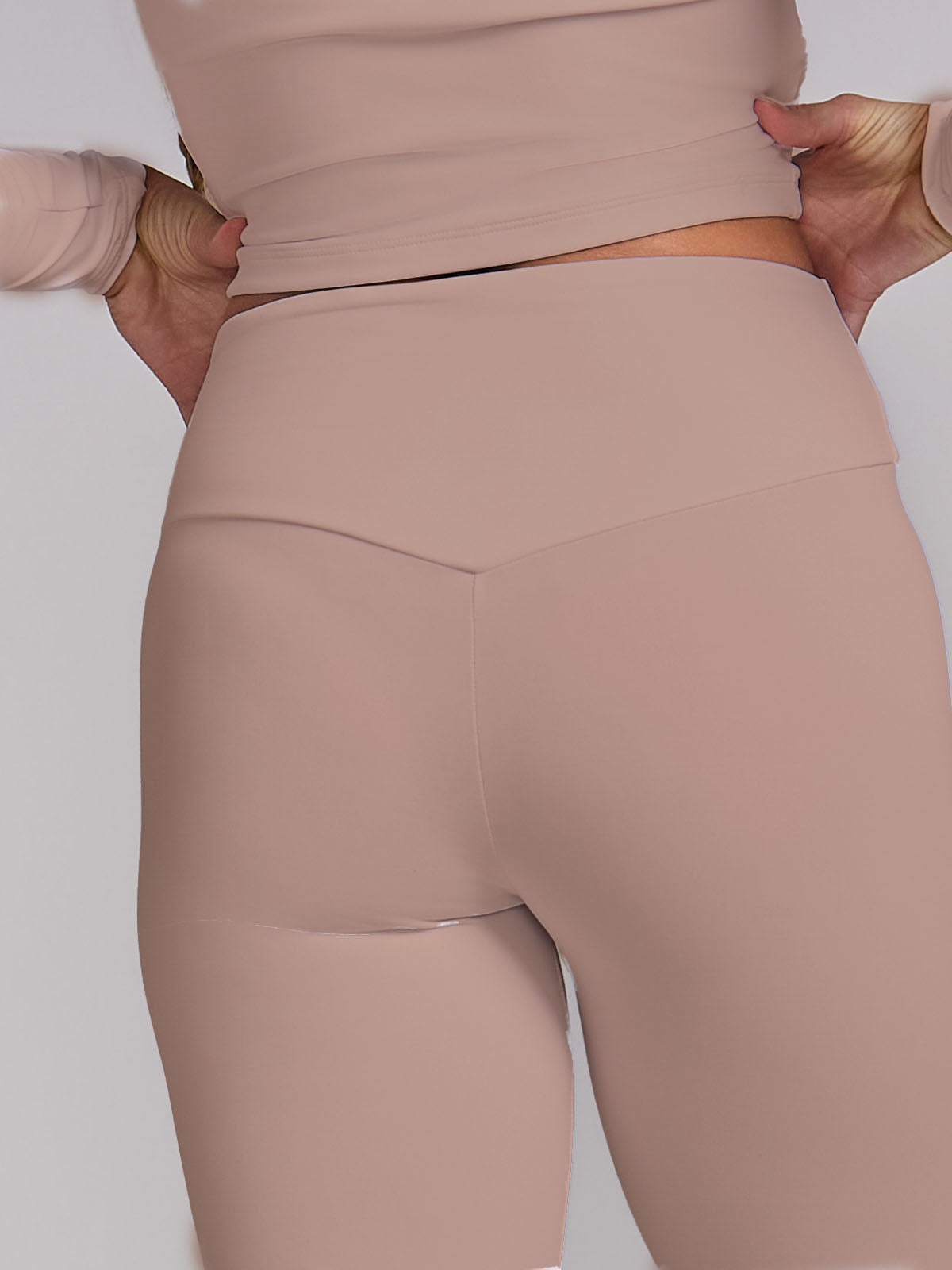 Calça Legging Levanta Bumbum Cós Em V Marrom Cacau