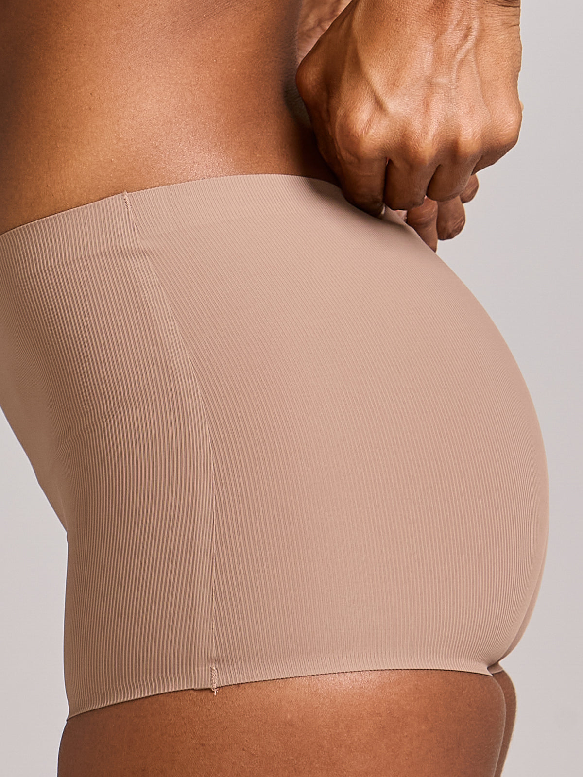 Calcinha Boyshort Boxer Poliamida Canelada Sem Costura Segunda Pele Marrom Cacau