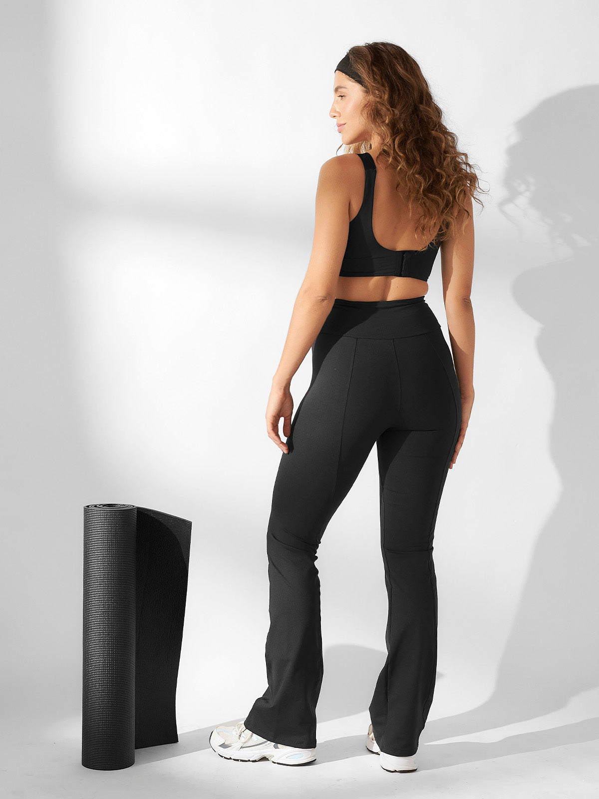 Conjunto Top Fitness Ampla Cobertura Preto + Calça Flare Bailarina Preto