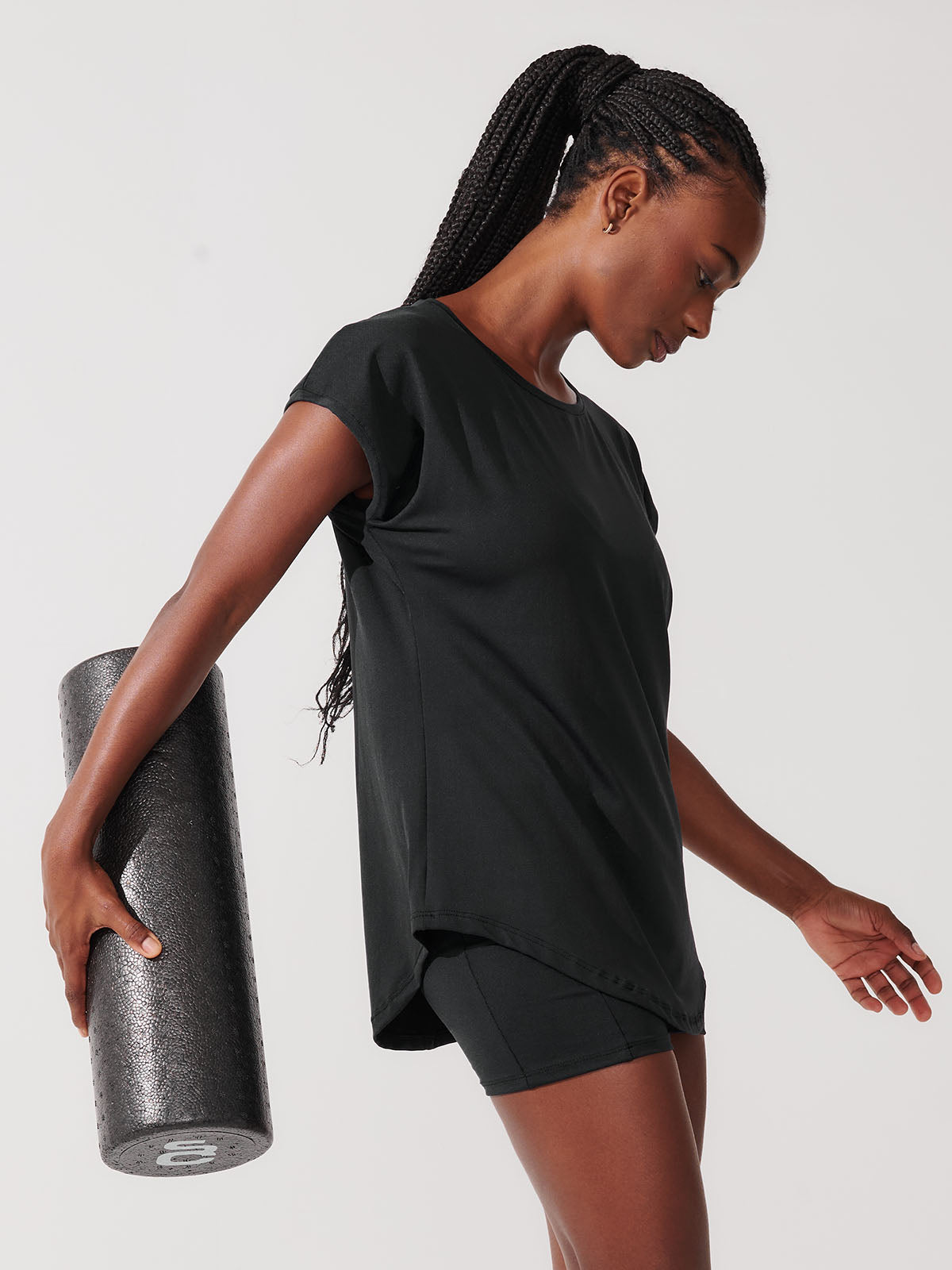 Conjunto Bermuda de Compressão Preto + T-shirt Essencial Alongada Preto
