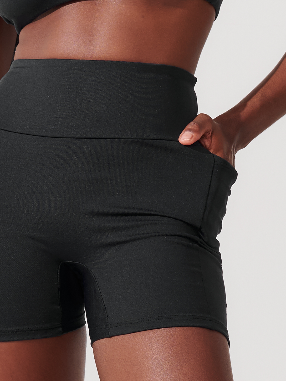 Bermuda de Compressão com Forro Preto