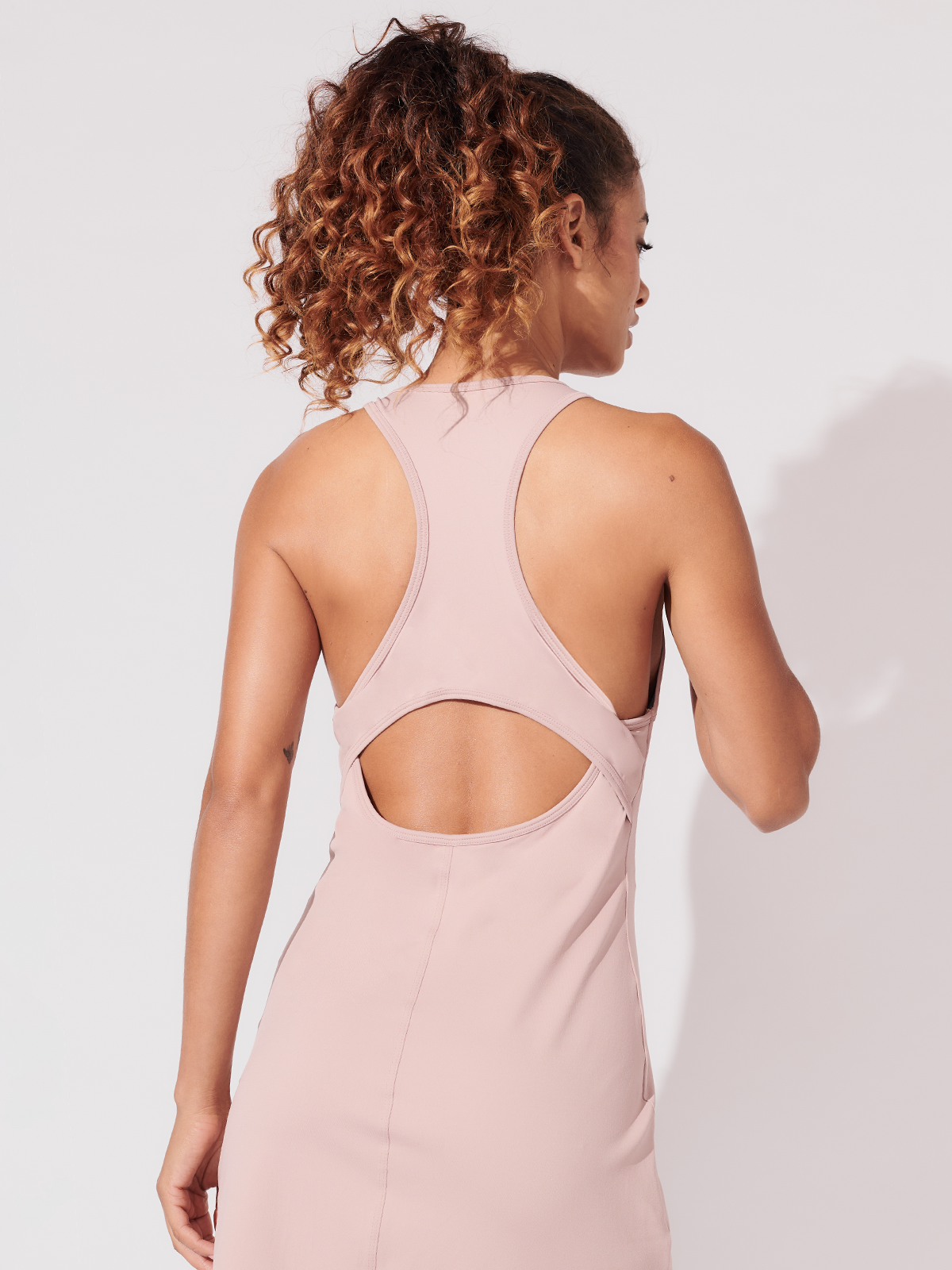 Vestido Fitness Aberto com Shorts e Costas Nadador Rose