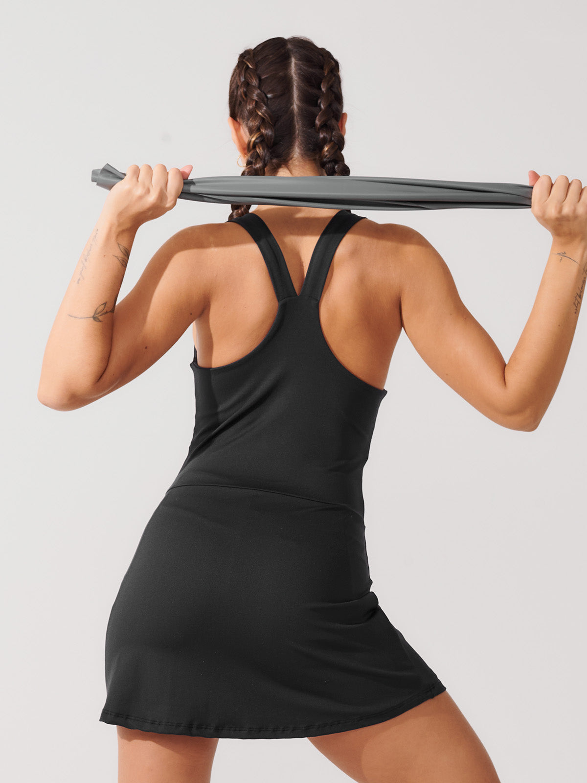 Vestido Fitness Modelador com Sustentação, Costas Nadador e Shorts Preto