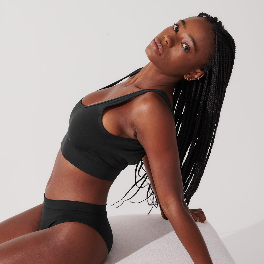 Sunday Self-care: Transforme seu Domingo com uma Lingerie de Respeito!
