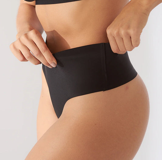 Calcinha que não marca, não enrola e some debaixo da roupa!