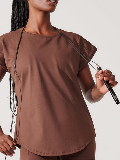T-Shirt Essencial Alongada Marrom Café