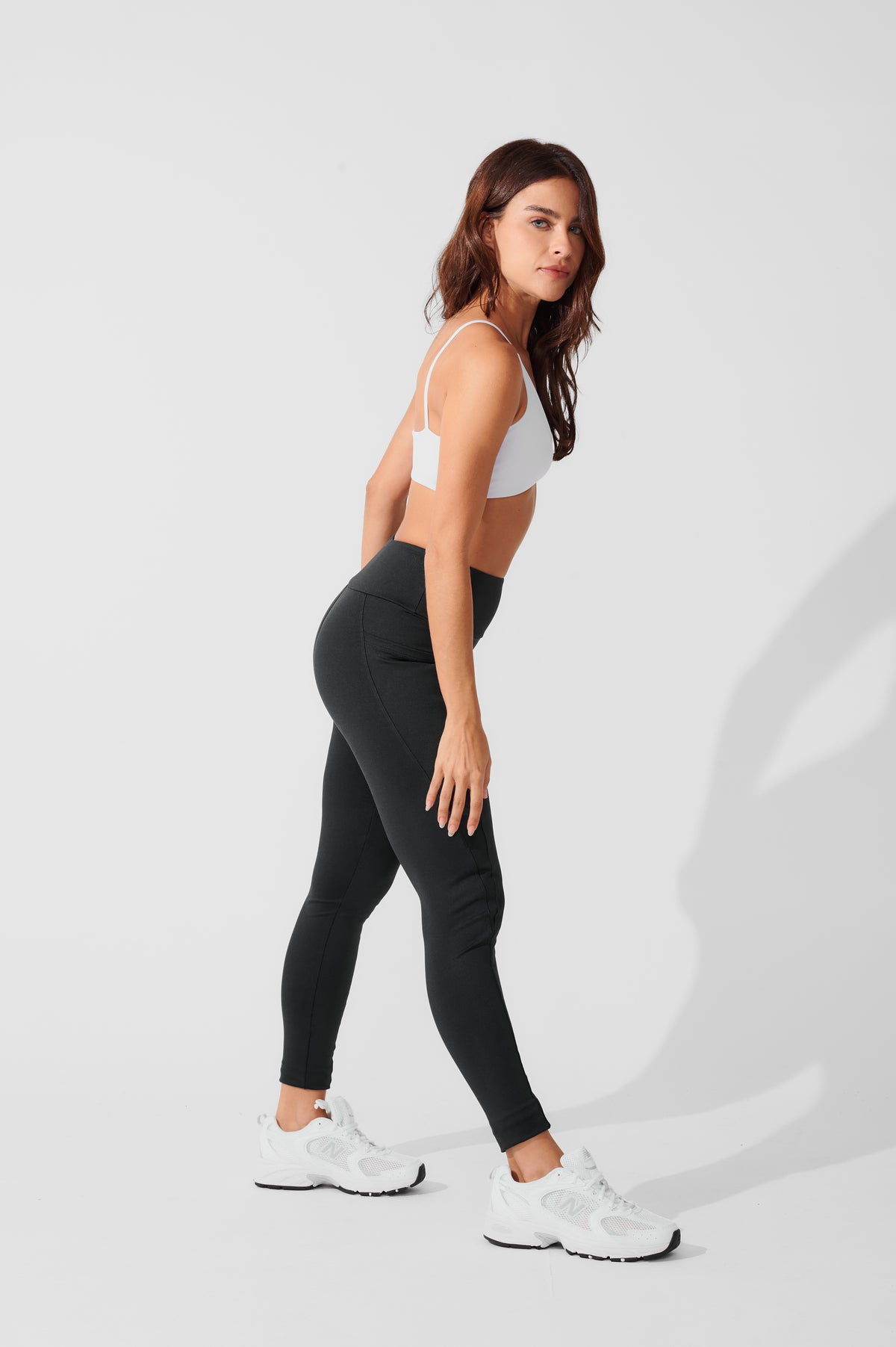 Conjunto Calça Legging de Compressão Preto + Top Slim Branco