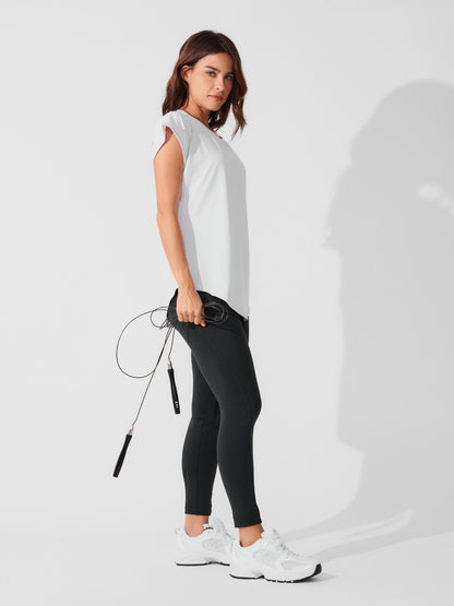 Conjunto Calça Legging de Compressão Preto + T-shirt Essencial Alongada Branco
