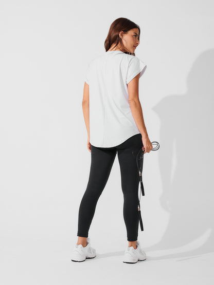Conjunto Calça Legging de Compressão Preto + T-shirt Essencial Alongada Branco