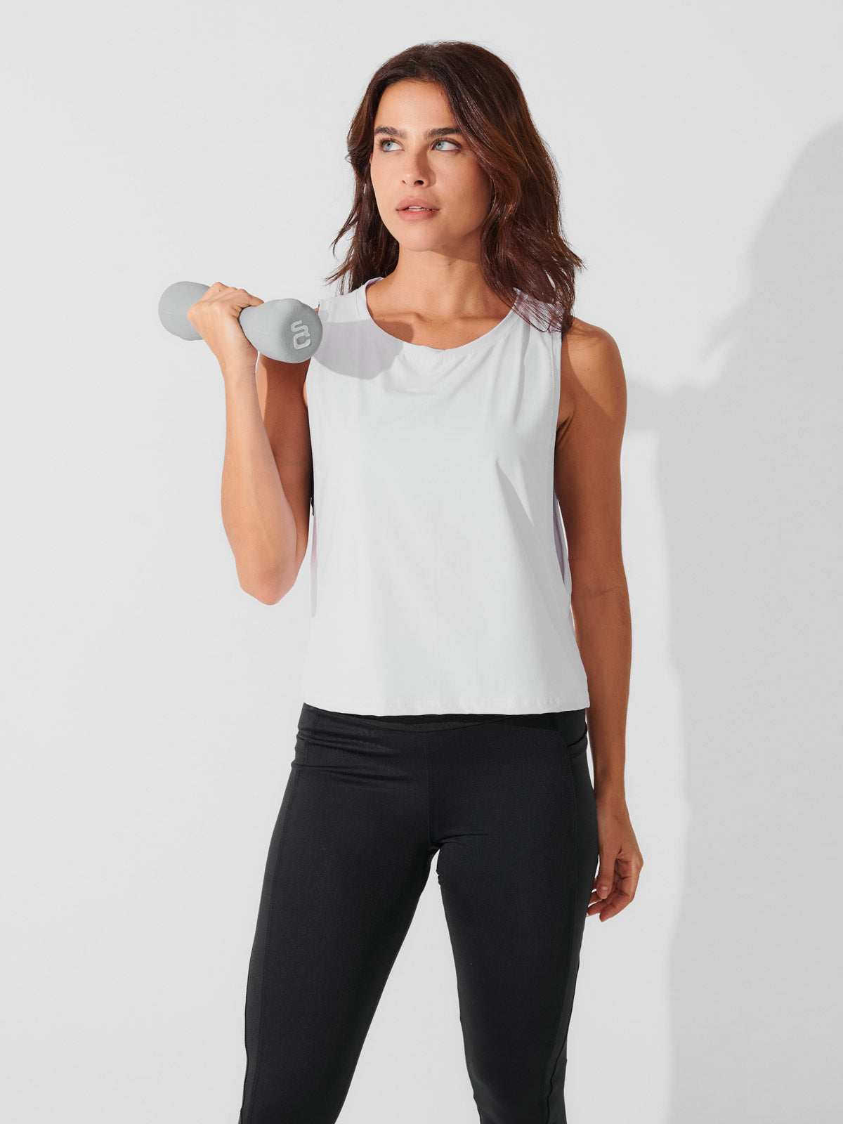 Conjunto Calça Legging de Compressão Preto + Regata Cropped Leve com Cava Ampla Branco
