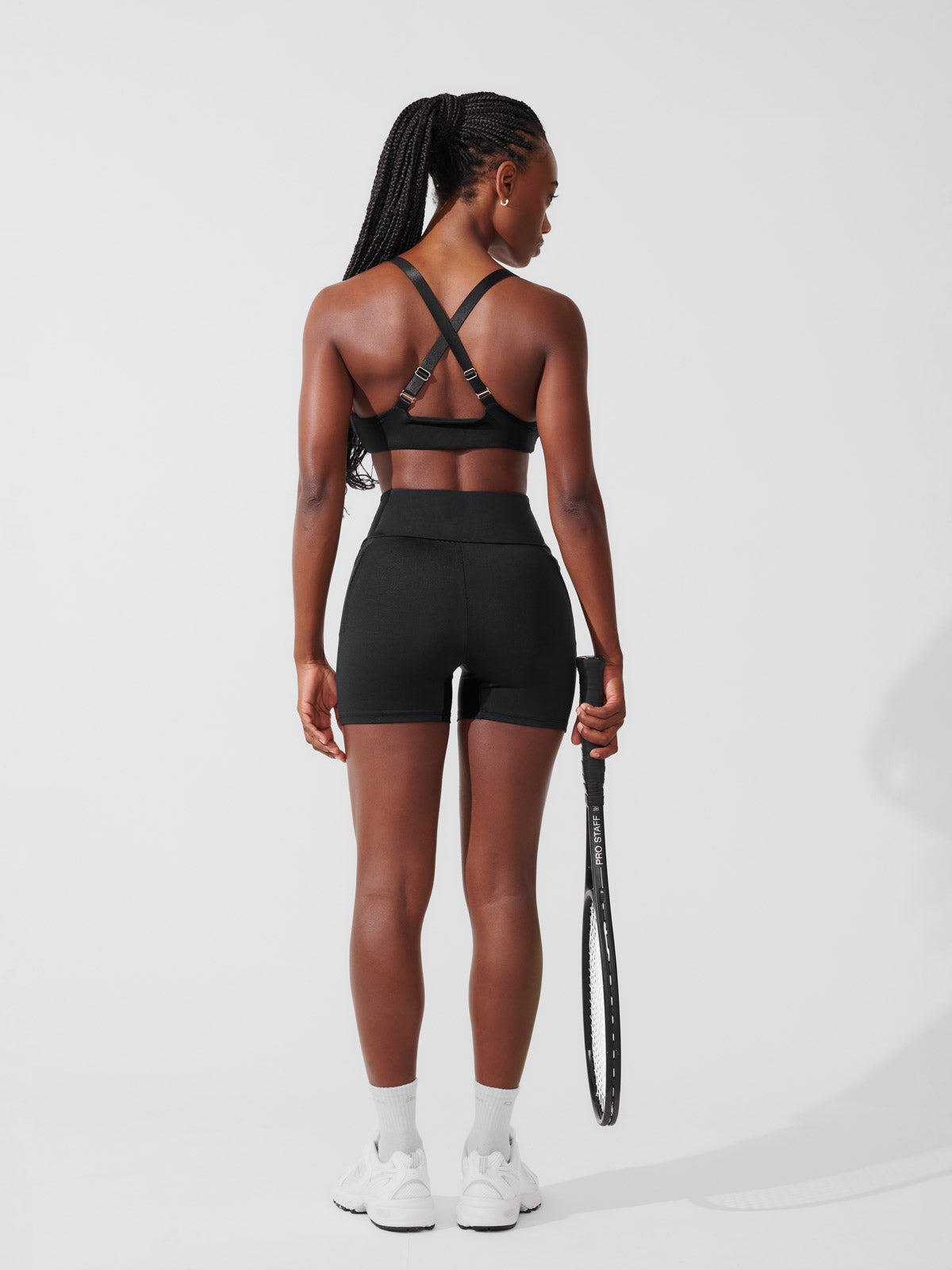 Conjunto Bermuda de Compressão Preto + Top Fitness Média Compressão Preto