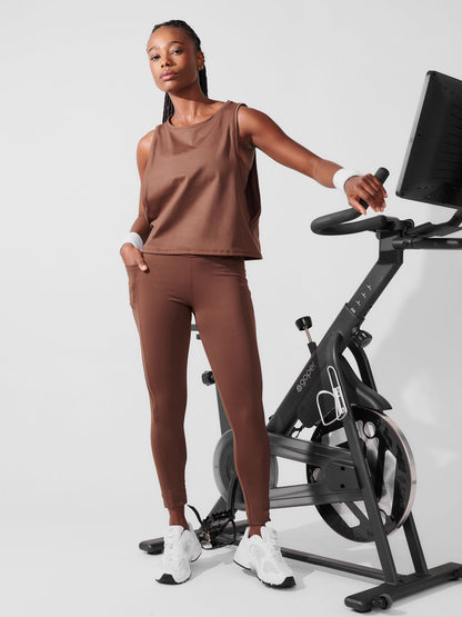Conjunto Calça Legging de Compressão Marrom Café + Regata Cropped Leve com Cava Ampla Marrom Café