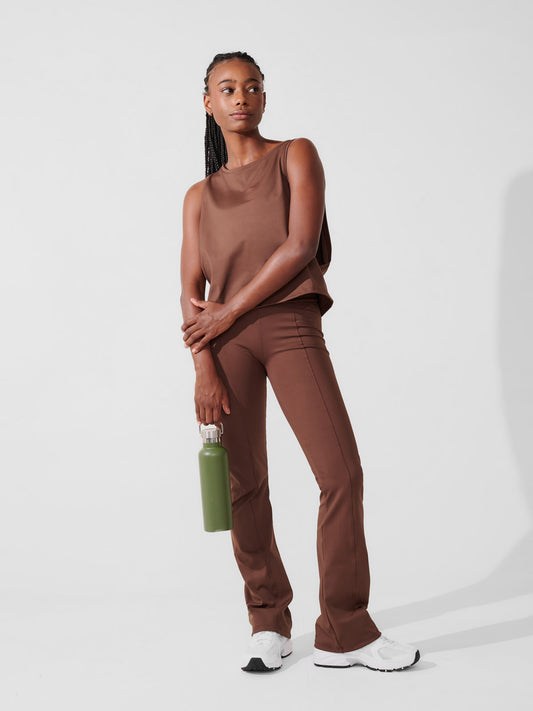 Conjunto Calça Bailarina Marrom Café + Regata Cropped Leve com Cava Ampla Marrom Café