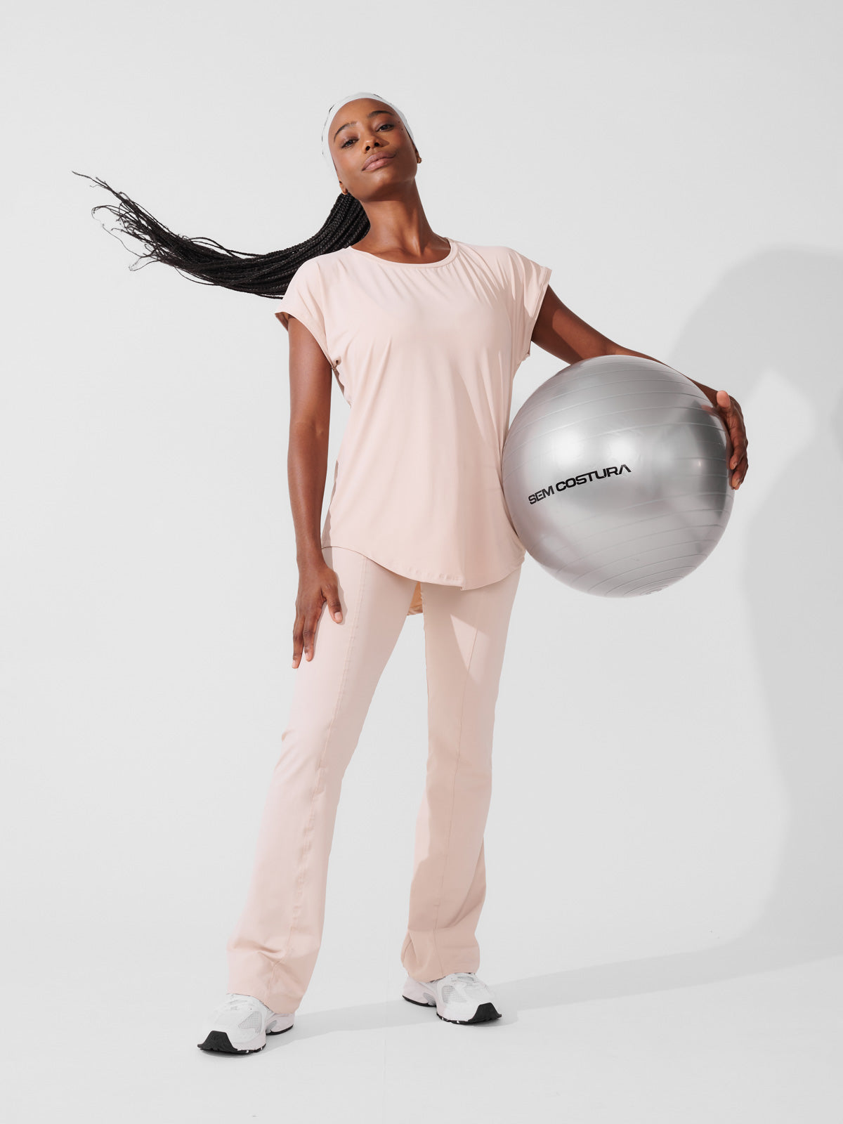 Conjunto Calça Bailarina Bege + T-shirt Essencial Alongada Bege