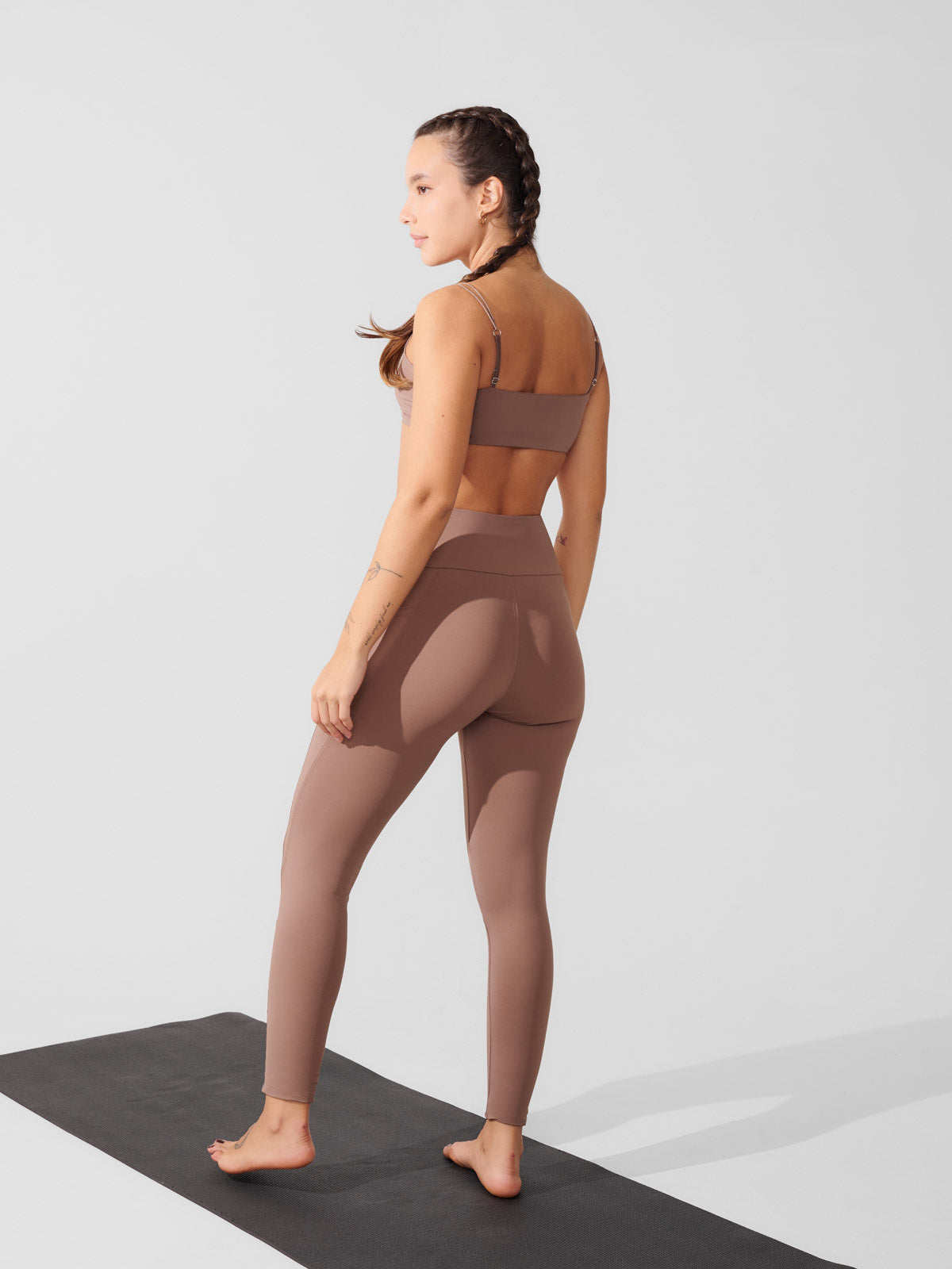 Conjunto Calça Legging de Compressão Marrom Cacau + Top Alça Dupla Marrom Cacau