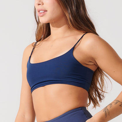 Conjunto Top Alça Dupla + Bermuda de Compressão Azul Marinho