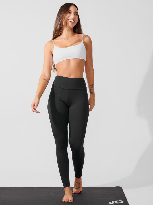 Conjunto Calça Legging de Compressão Preto + Top Alça Dupla Branco