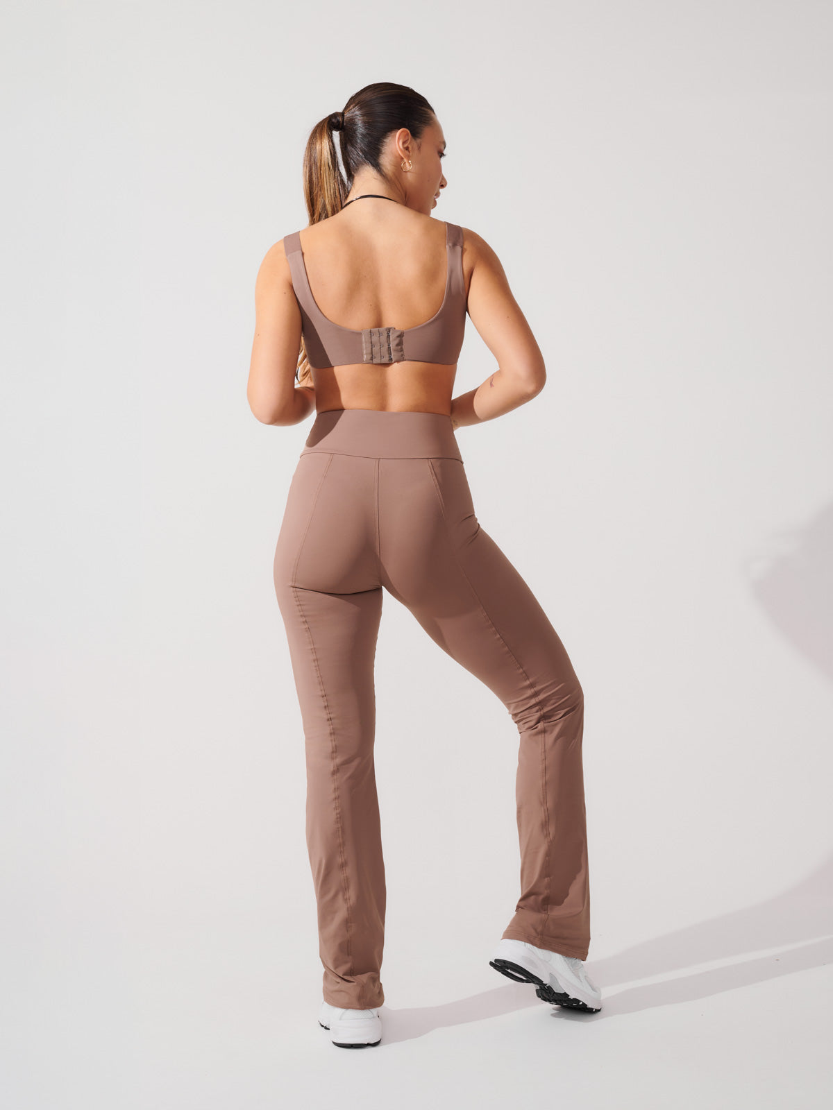 Conjunto Calça Bailarina Marrom Cacau + Top Ampla Cobertura Marrom Cacau