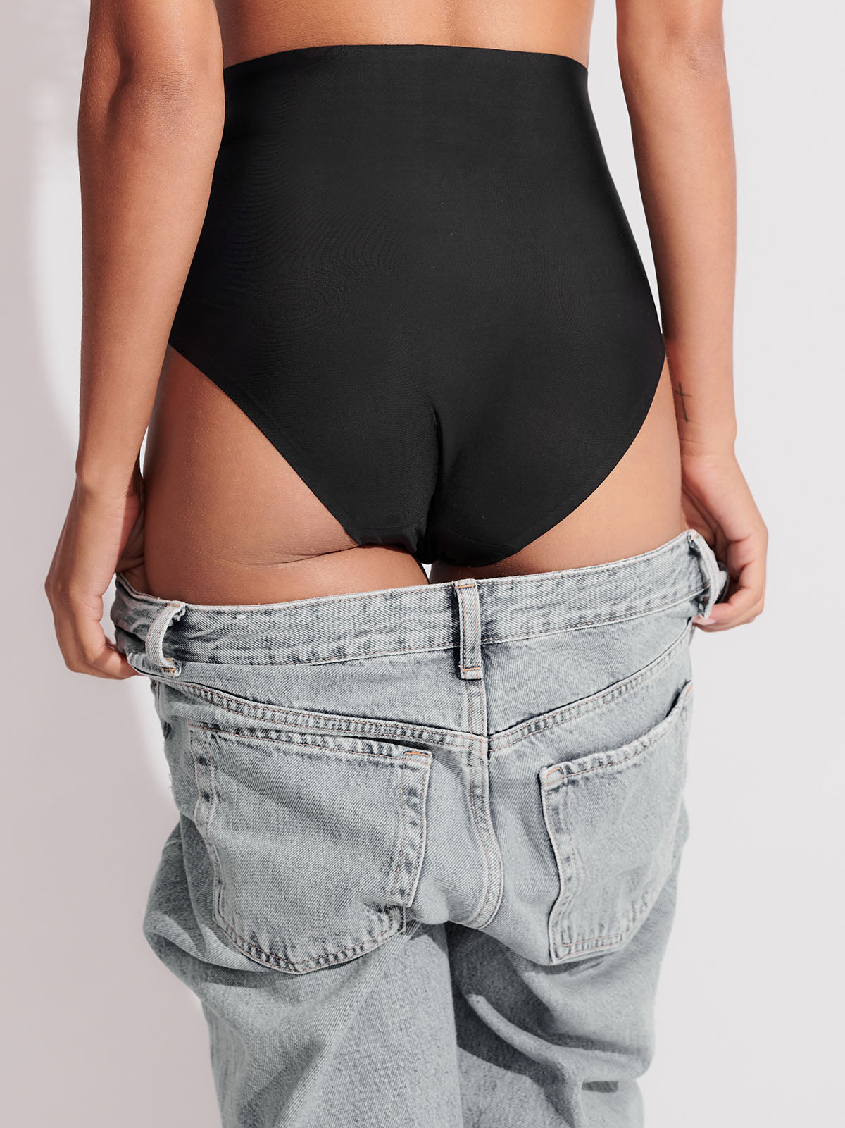 Kit com 3 Calcinhas Caleçon Modeladora Sem Costura Segunda Pele Preto - R$116,90 cada