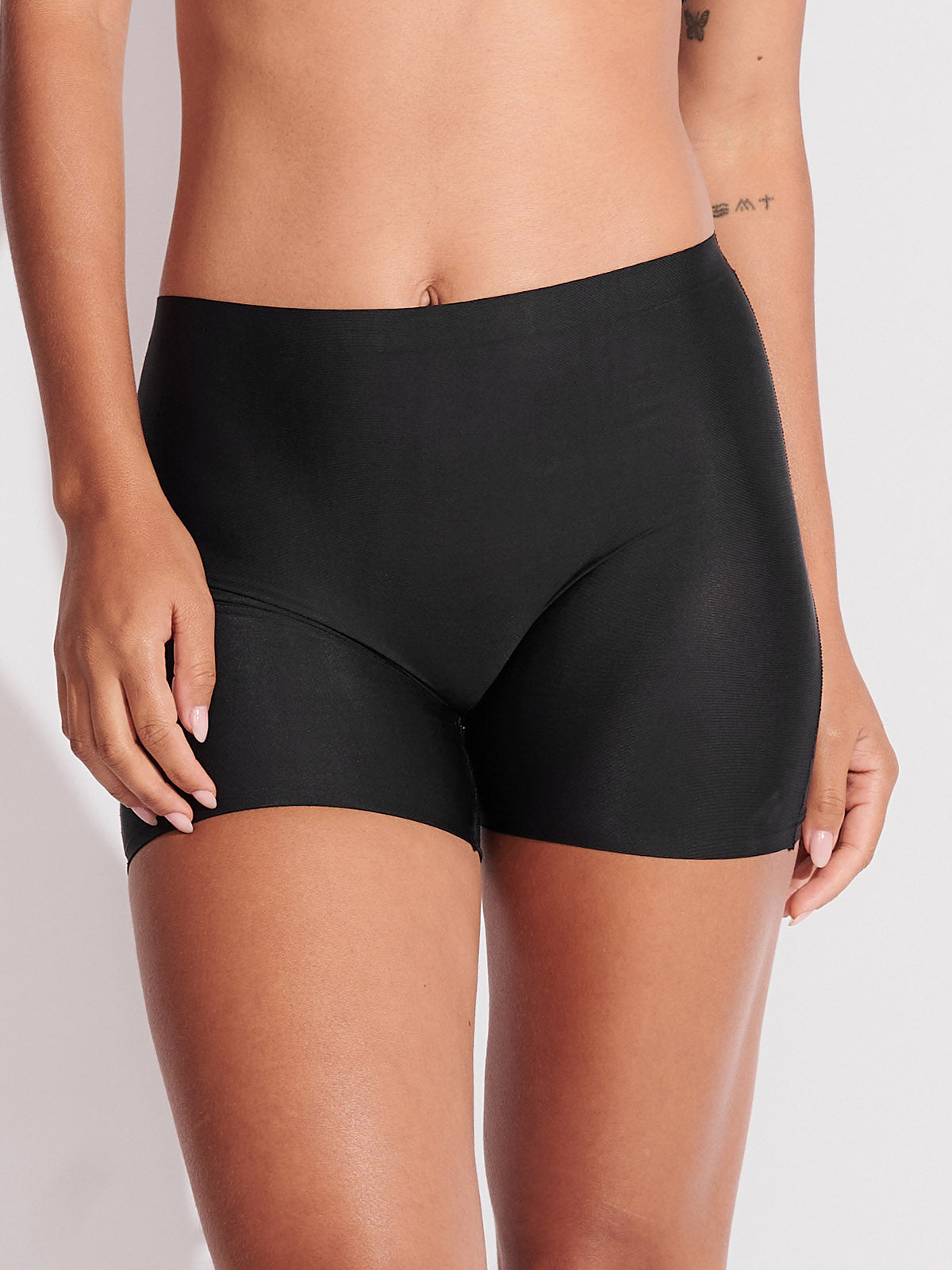 Kit com 3 Calcinhas Shorts Sem Costura Segunda Pele (1 Preto, 1 Bege e 1 Rose) - R$71,90 Cada