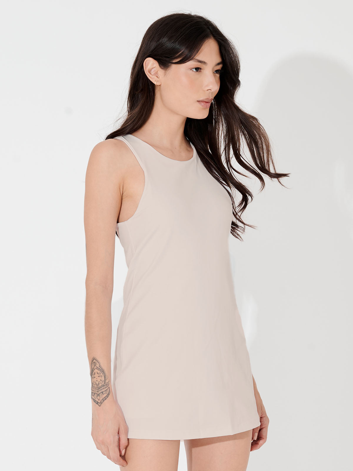 Vestido Fitness Essencial com Costas Nadador Bege