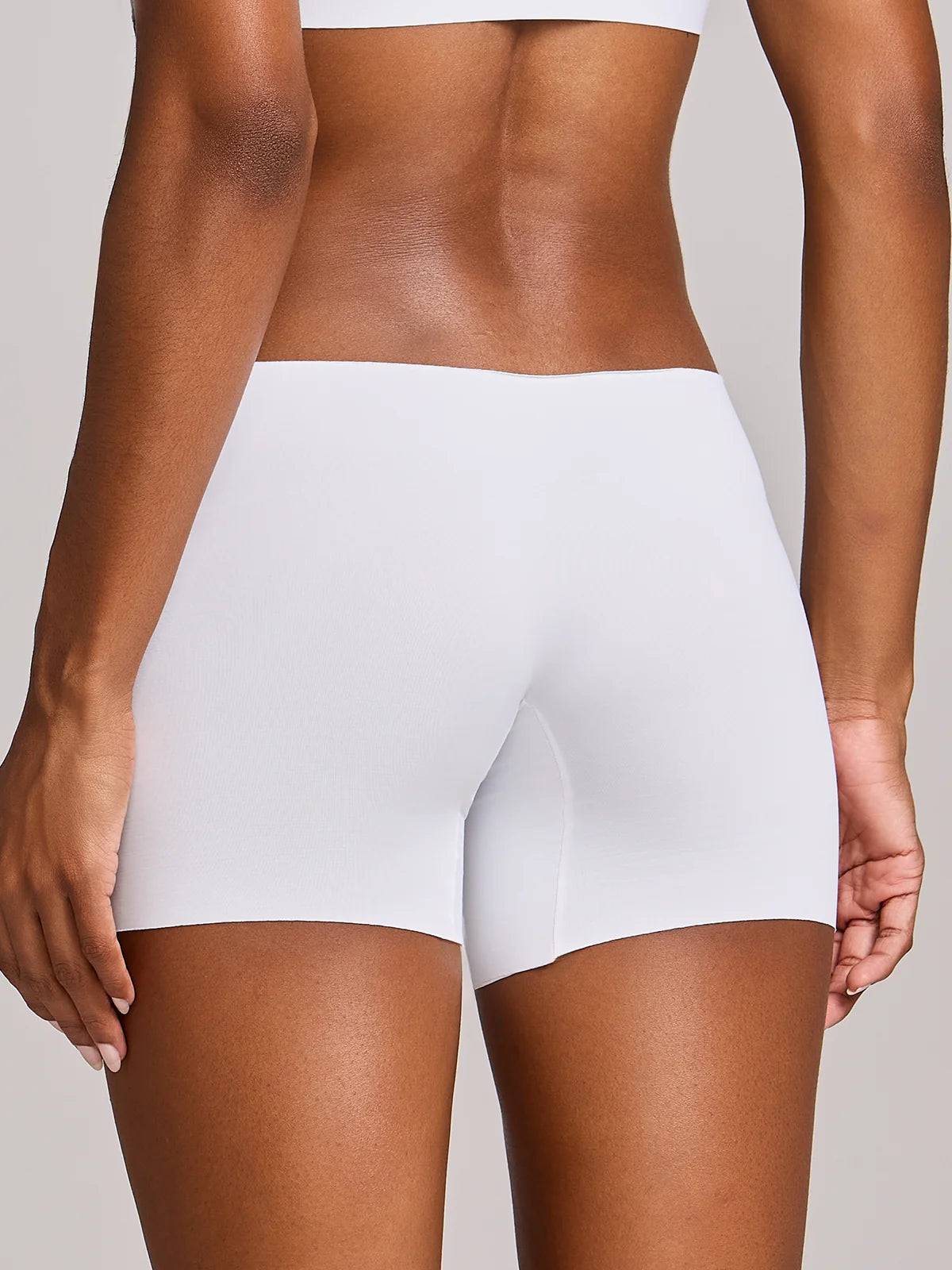 Kit com 3 Calcinhas Boxer Shorts Invisível Sem Costura Branco