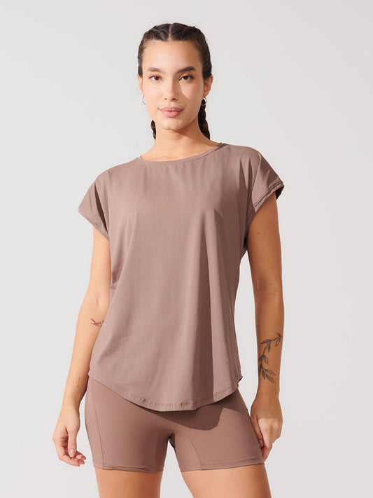 Conjunto Bermuda de Compressão Marrom Cacau + T-shirt Essencial Alongada Marrom Cacau