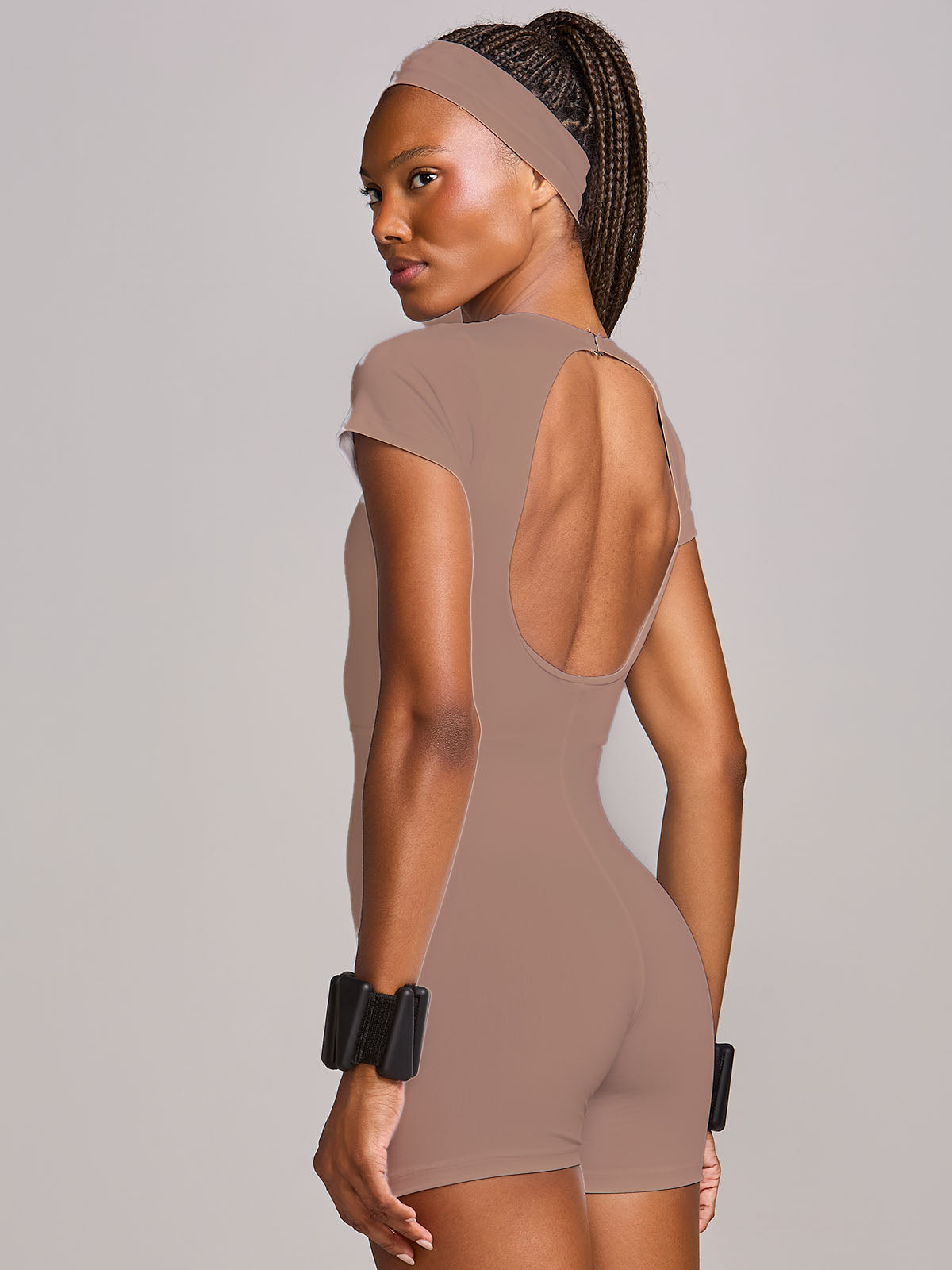 Macaquinho Fitness Modelador Manga Curta Com Abertura Em Gota Nas Costas Marrom Cacau
