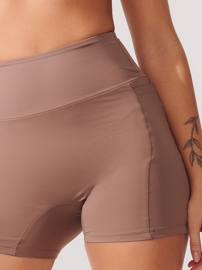 Bermuda de Compressão com Forro Marrom Cacau