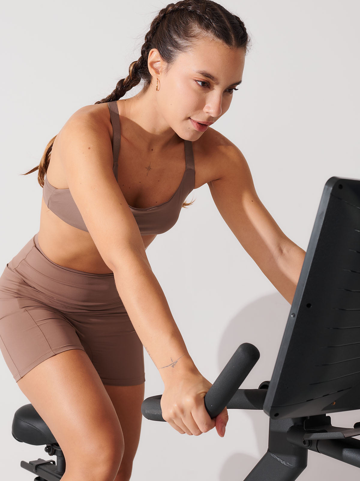Conjunto Bermuda de Compressão Marrom Cacau + Top Fitness Média Compressão Marrom Cacau