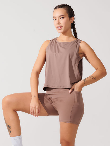 Conjunto Bermuda de Compressão Marrom Cacau + Regata Cropped Leve com Cava Ampla Marrom