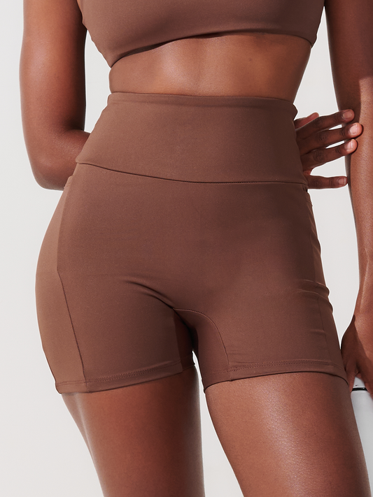 Bermuda de Compressão com Forro Marrom Café