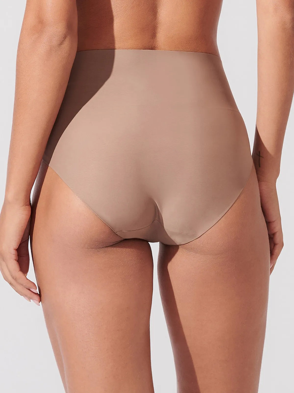 Kit com 10 Calcinha Caleçon Redutora Sem Costura Segunda Pele (4 Preto, 2 Bege, 2 Rose e 2 Marrom Cacau) - R$55,90 cada