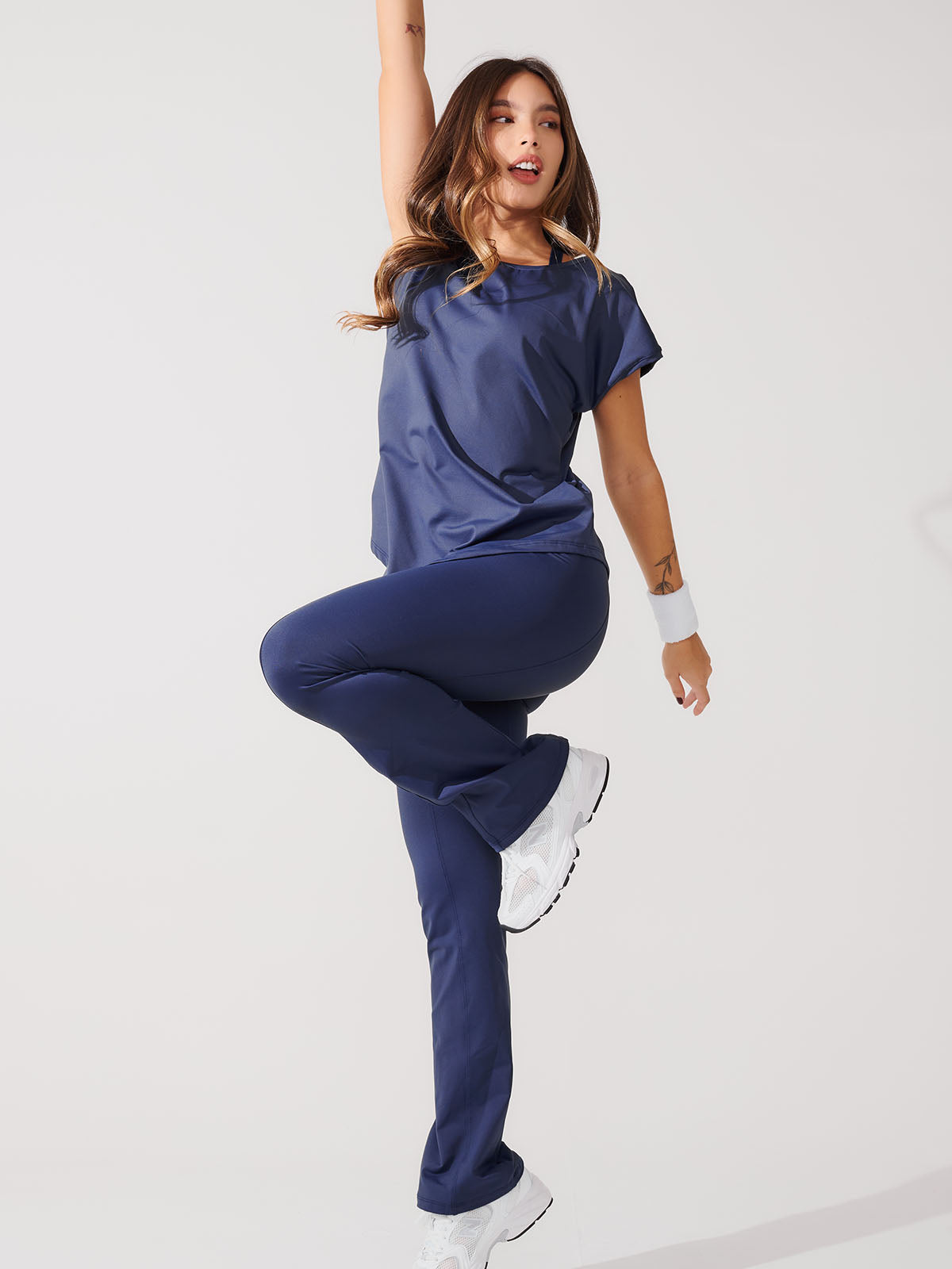 Conjunto Calça Bailarina Azul Marinho + T-shirt Essencial Alongada Azul Marinho