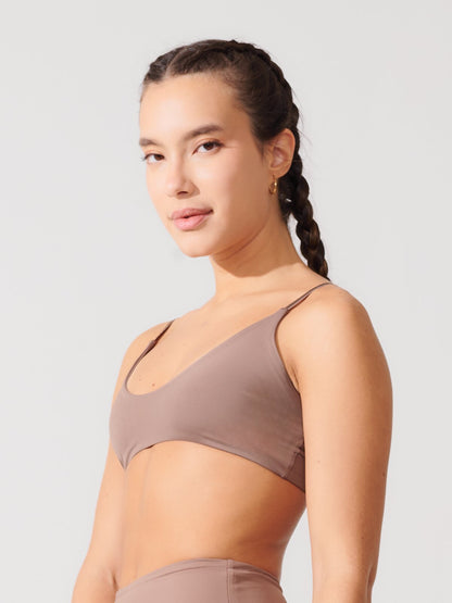 Top Slim Fitness com Alças Finas Marrom Cacau