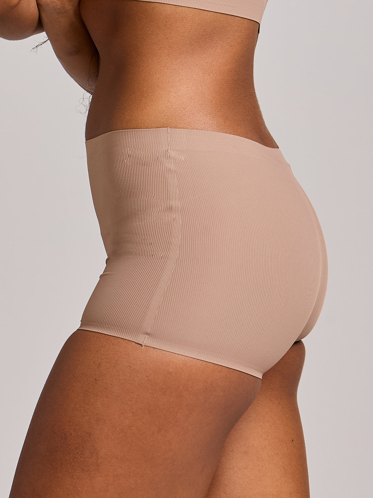 Calcinha Boyshort Boxer Poliamida Canelada Sem Costura Segunda Pele Marrom Cacau