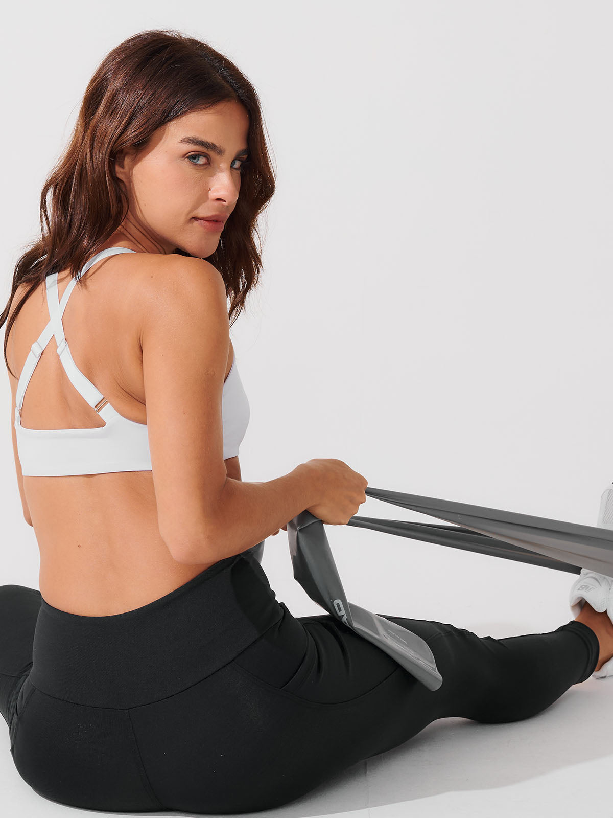 Conjunto Calça Legging de Compressão Preto + Top Fitness Média Compressão Branco