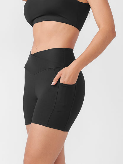 Shorts Fitness com Cós Transpassado Preto