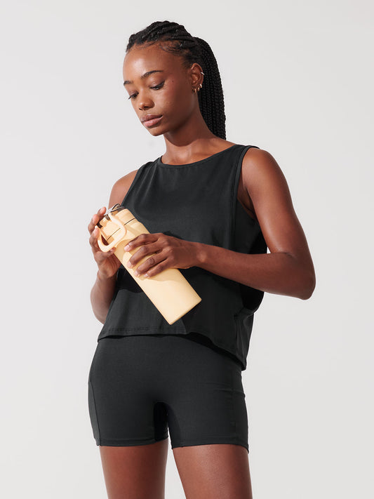 Conjunto Bermuda de Compressão Preto + Regata Cropped Leve com Cava Ampla Preto