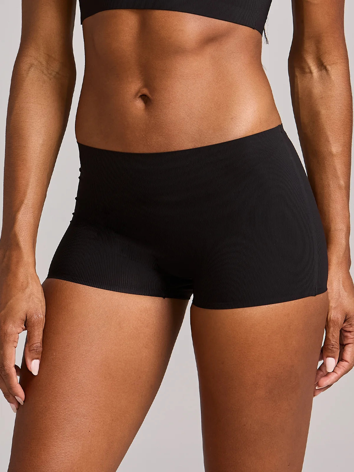 Kit com 6 Calcinhas Boyshort Boxer Poliamida Canelada Sem Costura Segunda Pele (3 Preto e 3 Branco)