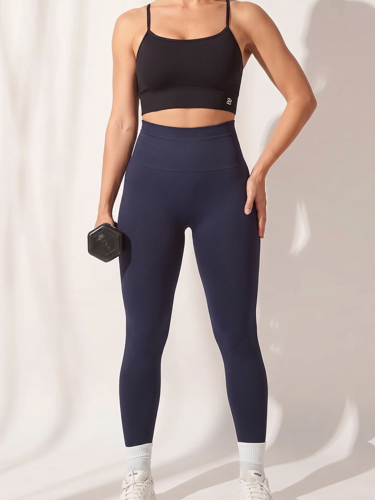 Conjunto Top Fitness Preto + Legging Cintura Alta Canelada Azul Marinho