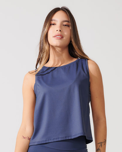 Regata Cropped com Cava Ampla Azul Marinho