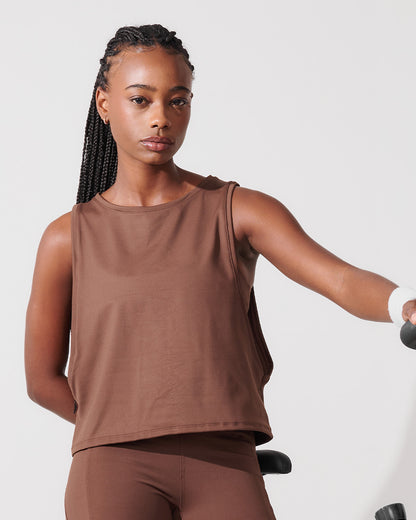 Regata Cropped com Cava Ampla Marrom Café