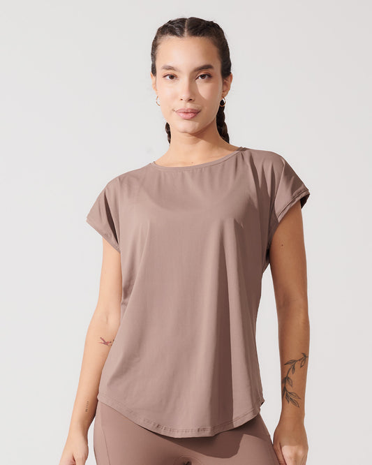 T-Shirt Essencial Alongada Marrom Cacau