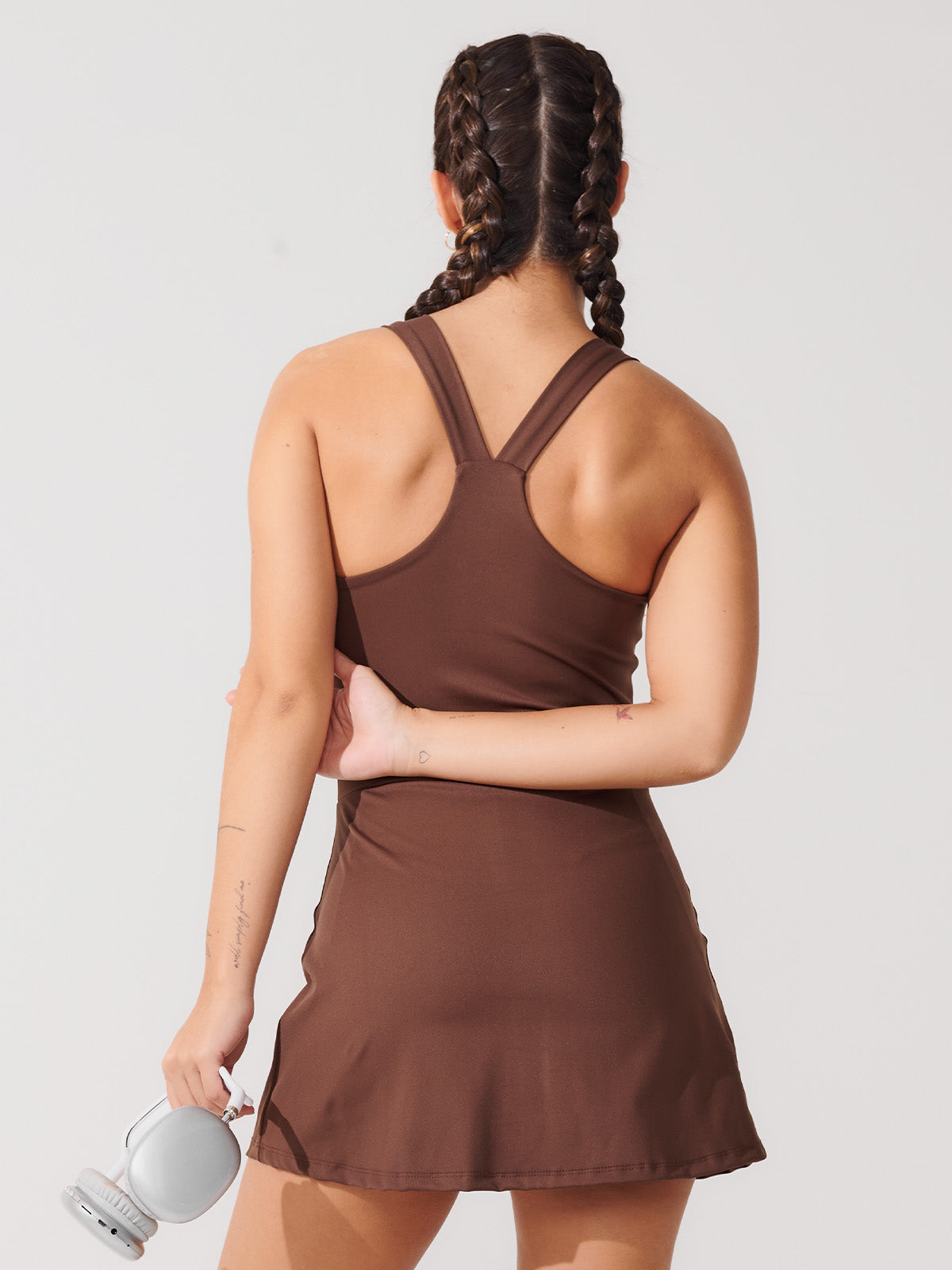 Vestido Fitness Modelador com Sustentação, Costas Nadador e Shorts Marrom Café